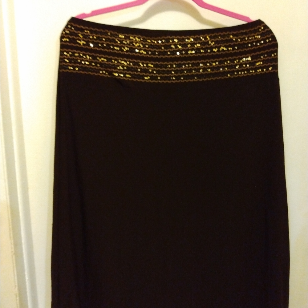Slinky nowrinklematerial Suzie City Skirt stretch solid brown gold sequin accent